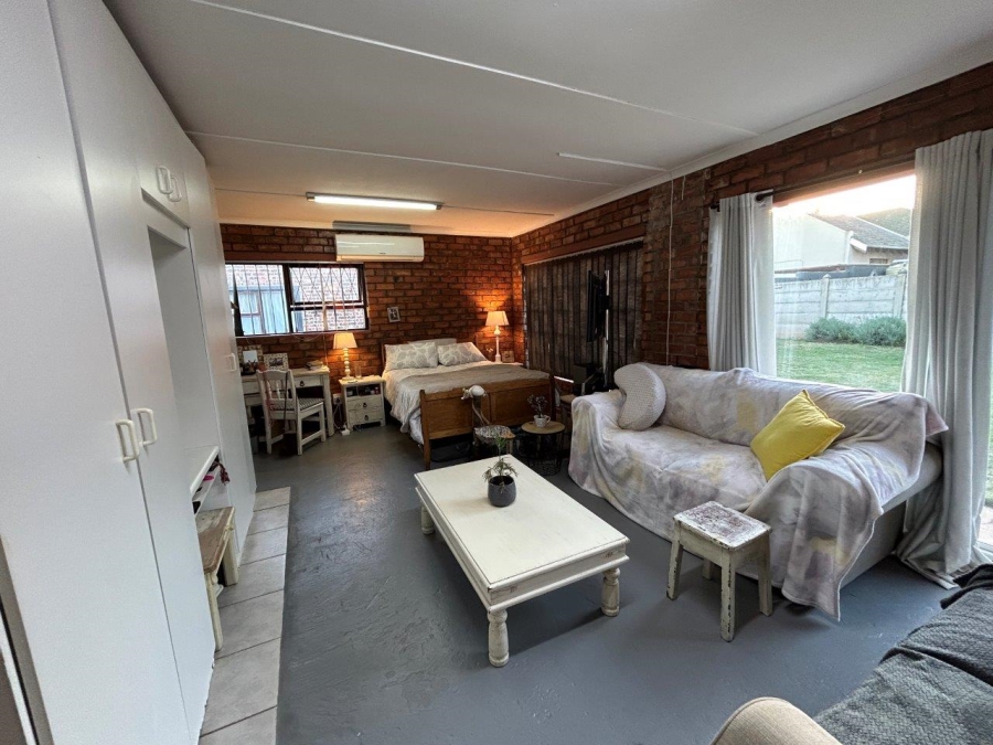 4 Bedroom Property for Sale in Noorsekloof Eastern Cape